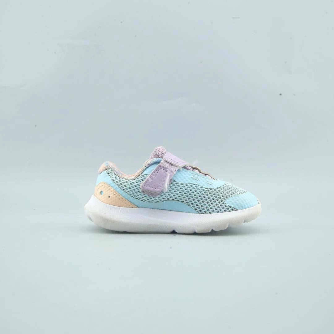 UNDER ARMOUR  PHANTOM 3 Under Armour sport shoe shots