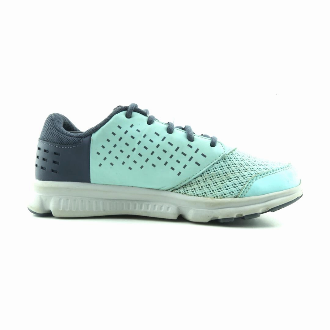 UNDER ARMOUR PRE SCHOOL RAVE Under Armour sport shoe shots