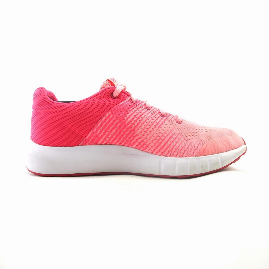 UNDER ARMOUR  PURSUIT NG Under Armour trainer close-ups