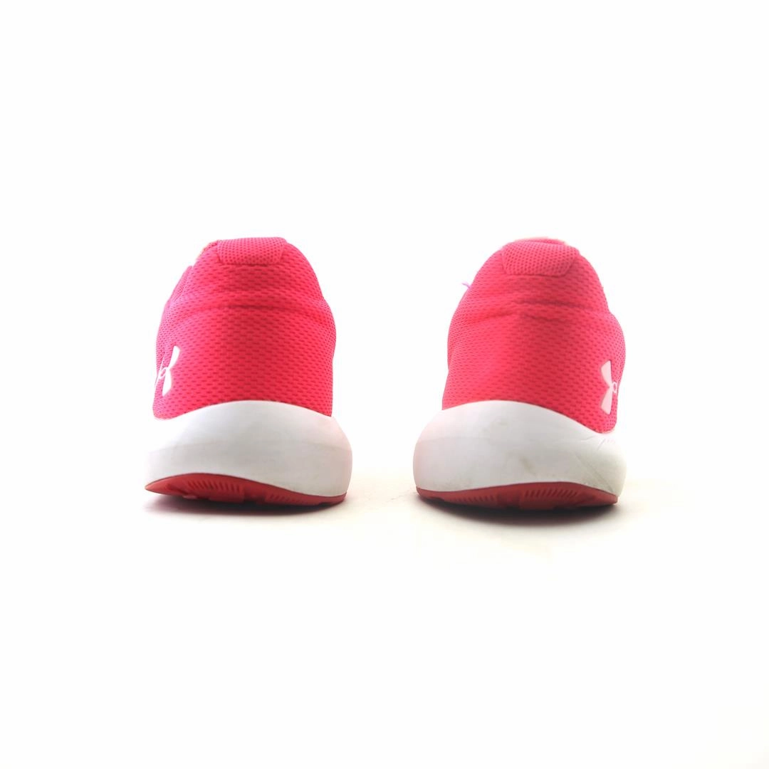 UNDER ARMOUR  PURSUIT NG Under Armour trainer close-ups