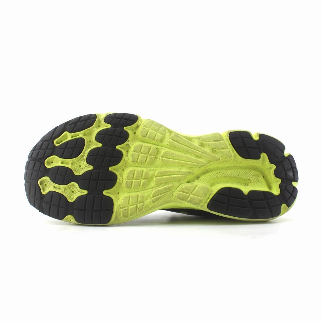 UNDER ARMOUR  RAVE 2 Under Armour trainer close-ups