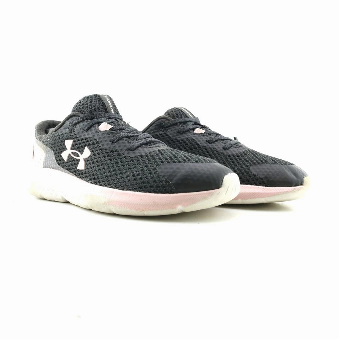 UNDER ARMOUR ROGUE 3 Under Armour sport shoe shots