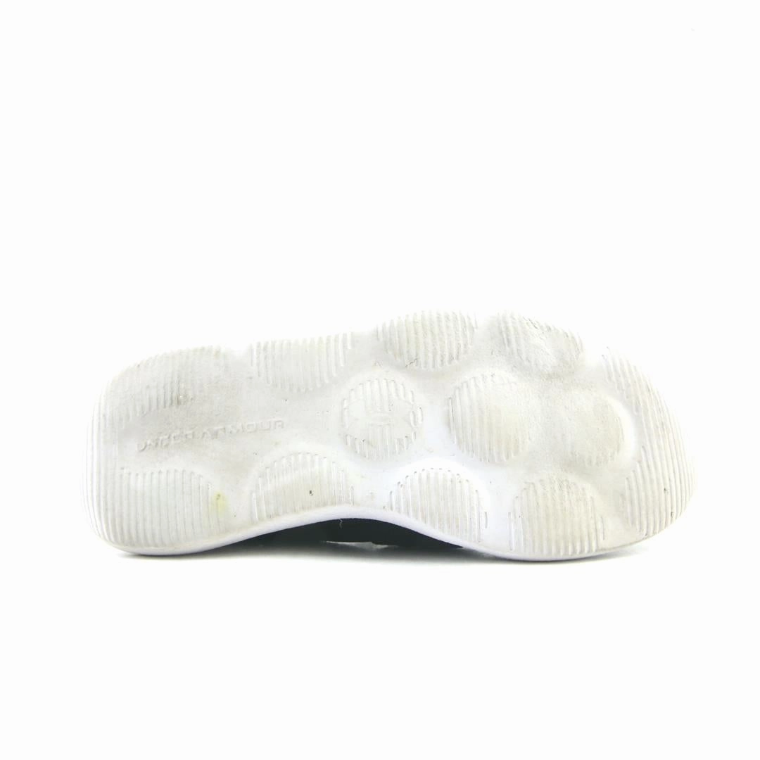 UNDER ARMOUR RUNPLAY Under Armour trainer close-ups
