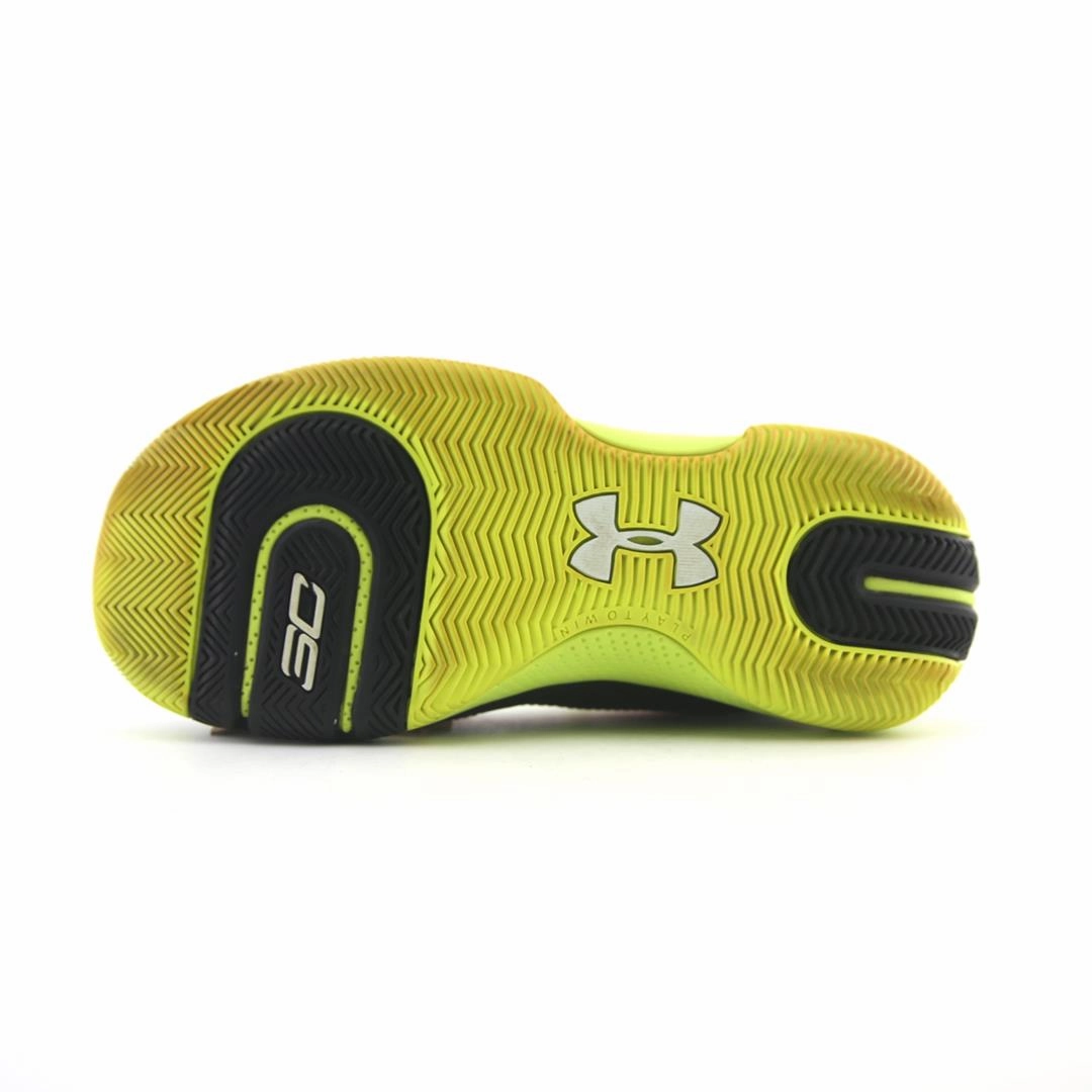 UNDER ARMOUR SC 3ZERO 4 Under Armour trainer close-ups