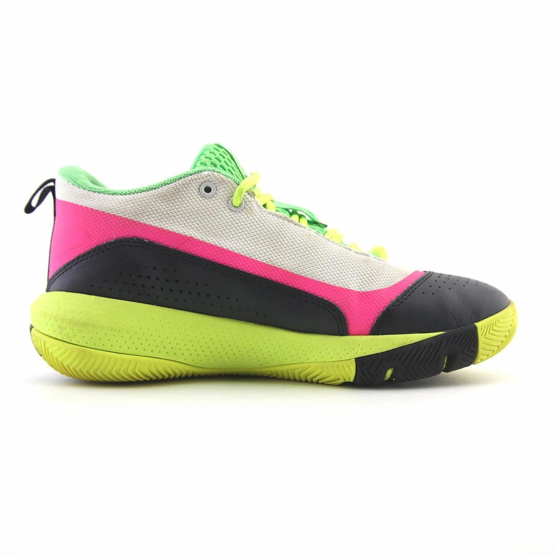 UNDER ARMOUR SC 3ZERO 4 Under Armour trainer close-ups