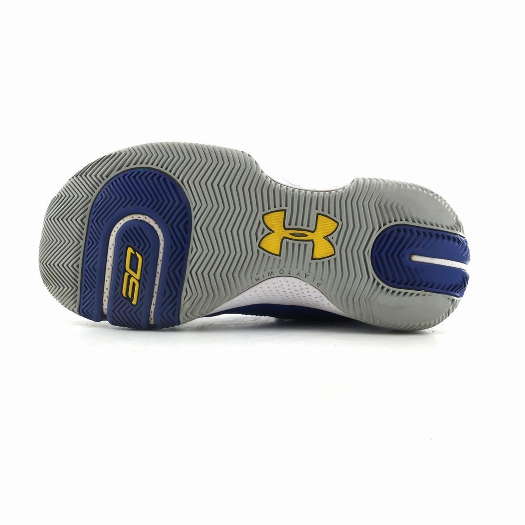 UNDER ARMOUR SC 3ZERO IV Under Armour trainer close-ups