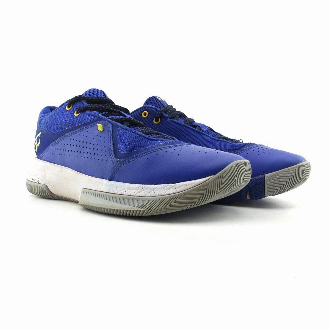 UNDER ARMOUR SC 3ZERO IV Under Armour trainer close-ups