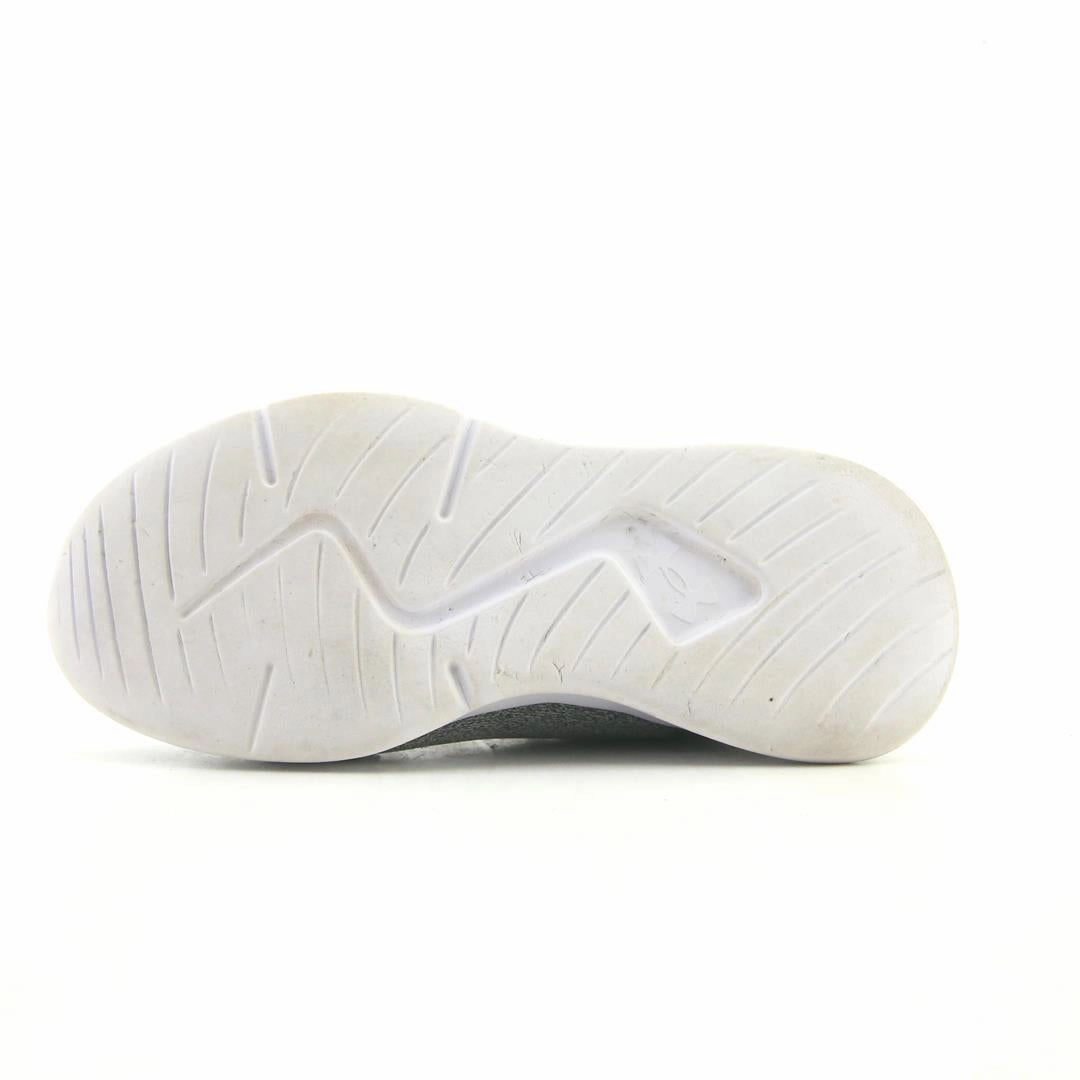 UNDER ARMOUR SCHOOL UA ESSENTIAL Under Armour trainer close-ups