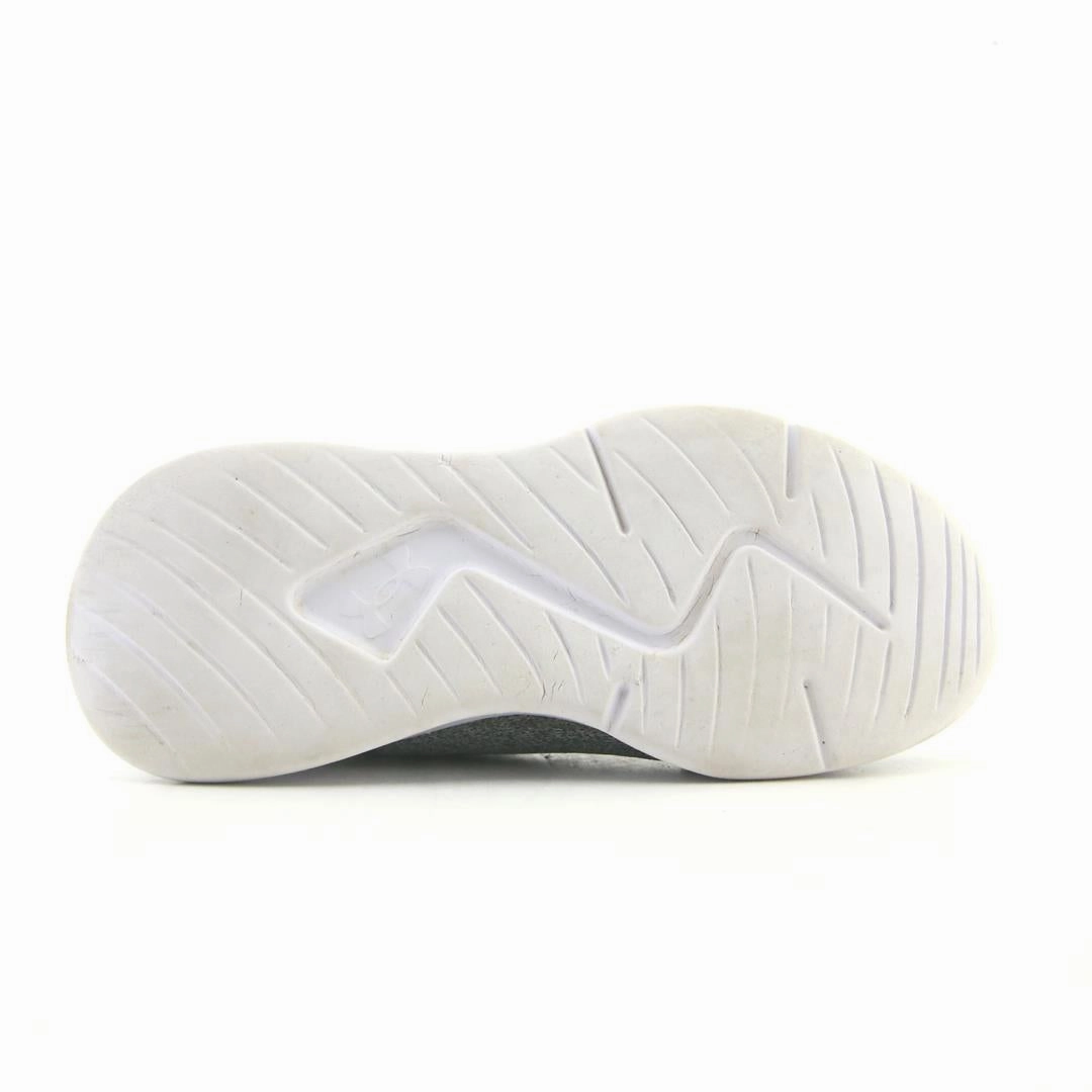 UNDER ARMOUR SCHOOL UA ESSENTIAL Under Armour trainer close-ups