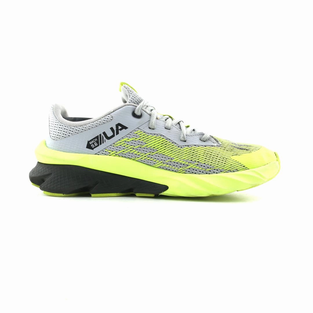 UNDER ARMOUR SCRAMJET 3 Under Armour trainer close-ups