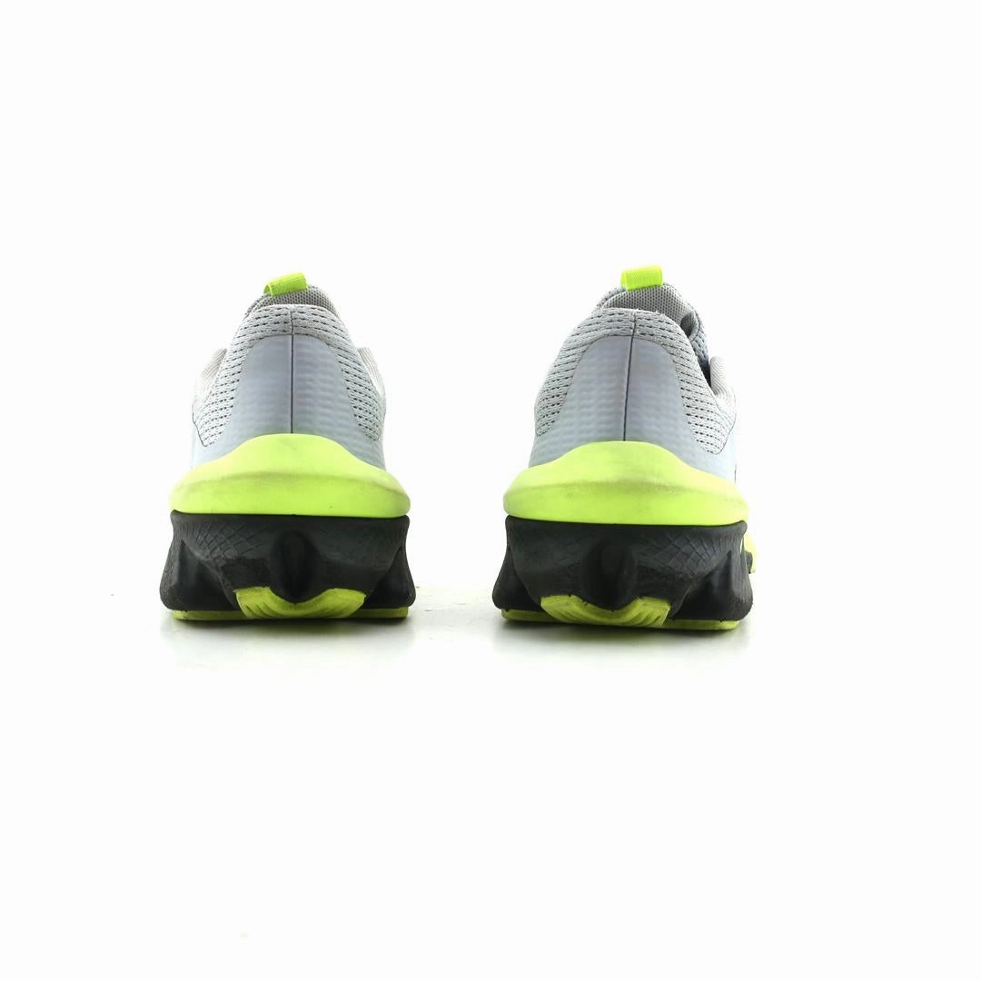 UNDER ARMOUR SCRAMJET 3 Under Armour trainer close-ups