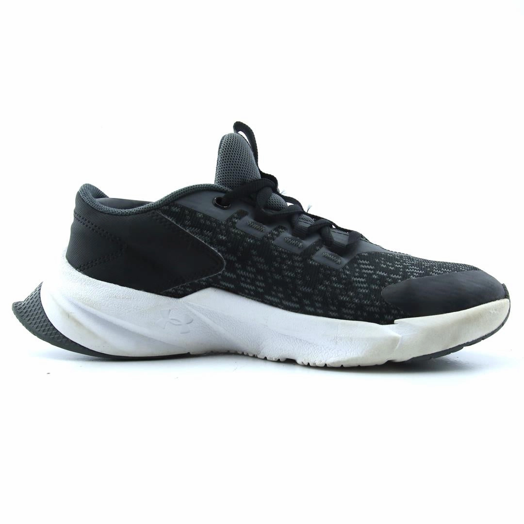 UNDER ARMOUR SCRAMJET 5 Under Armour trainer close-ups