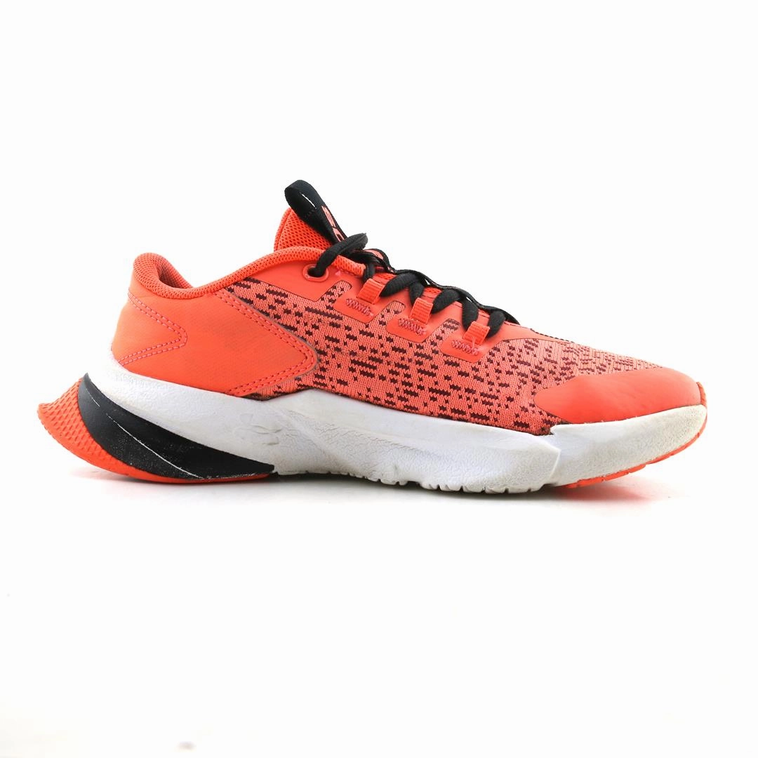 UNDER ARMOUR SCRAMJET 5 Under Armour trainer close-ups