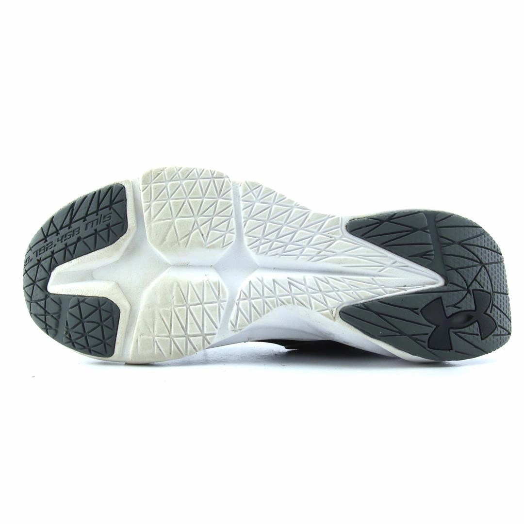 UNDER ARMOUR SCRAMJET 5 Under Armour trainer close-ups