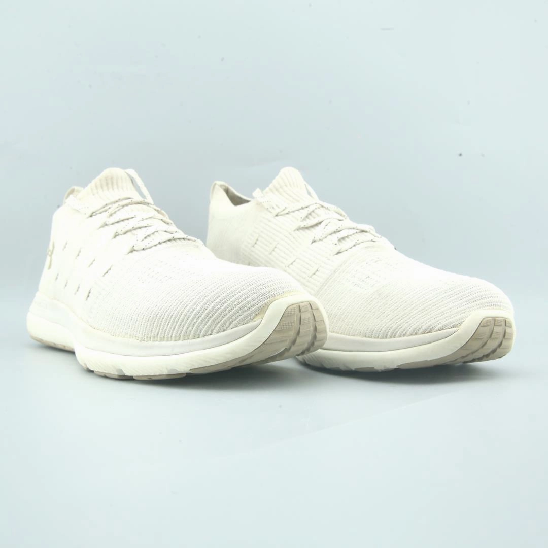 UNDER ARMOUR SLINGFLEX RISE 'IVORY' Under Armour sport shoe shots