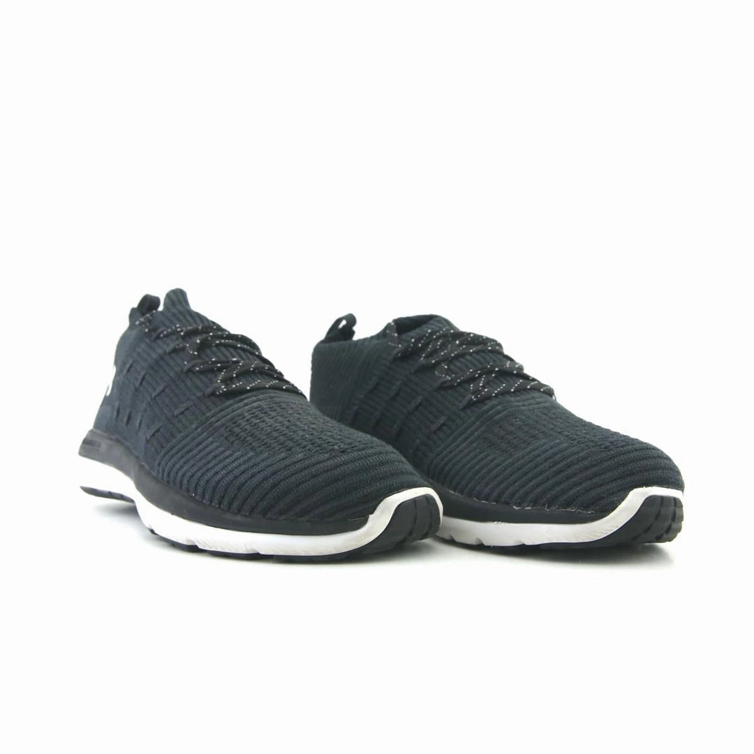 UNDER ARMOUR SLINGFLEX RISE Under Armour trainer close-ups