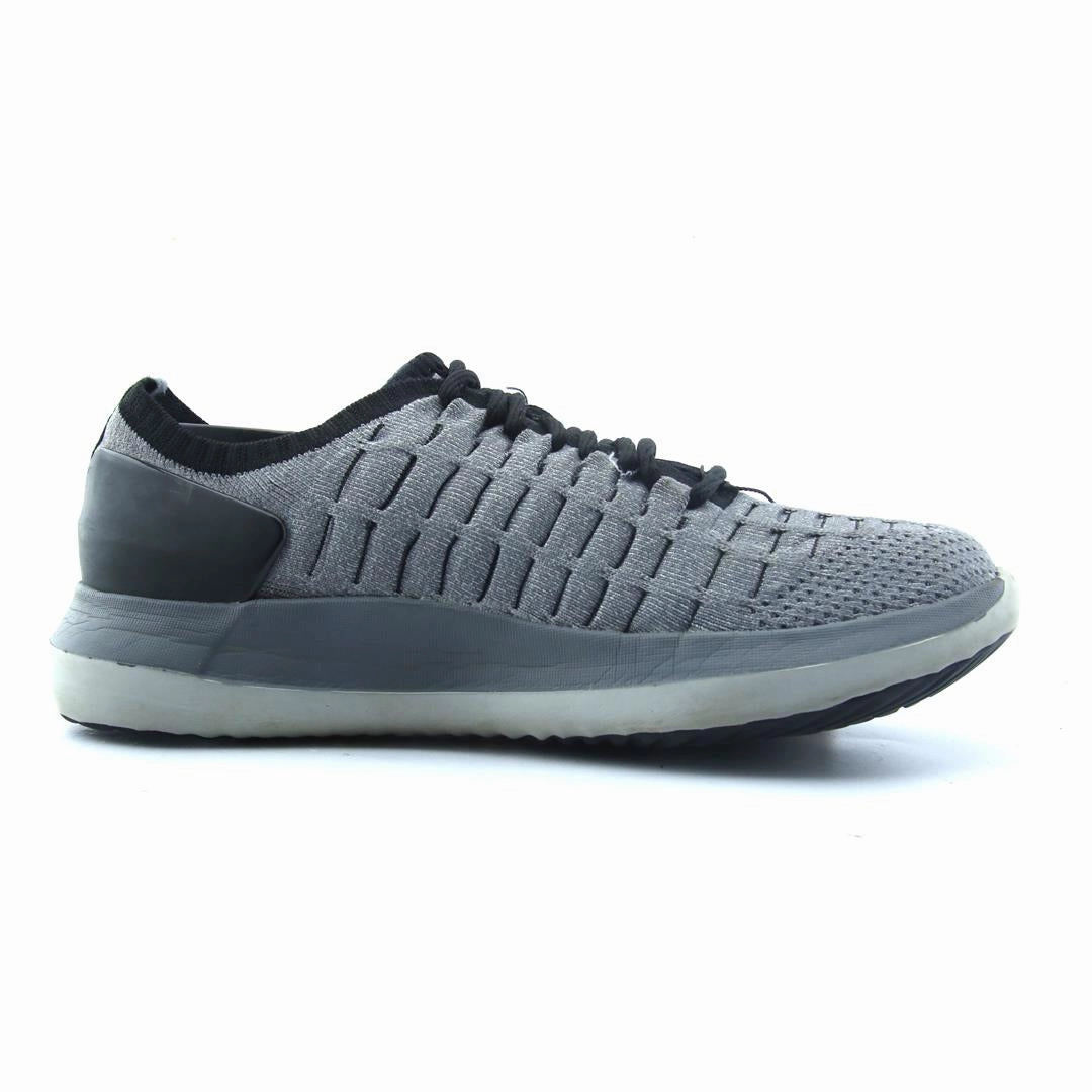 UNDER ARMOUR  SLINGRIDE 2 Under Armour sport shoe shots