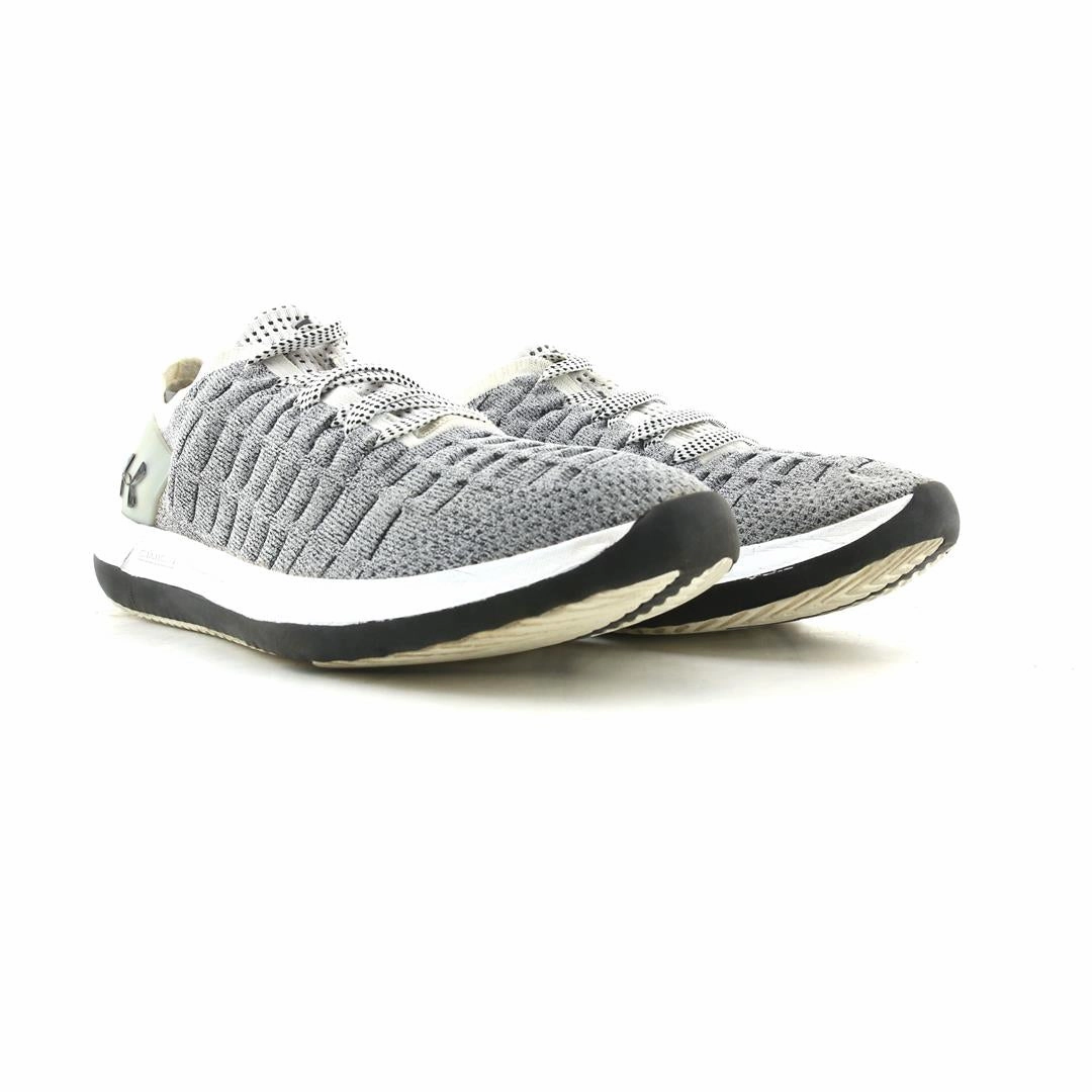 UNDER ARMOUR SLINGRIDE 2 Under Armour trainer close-ups