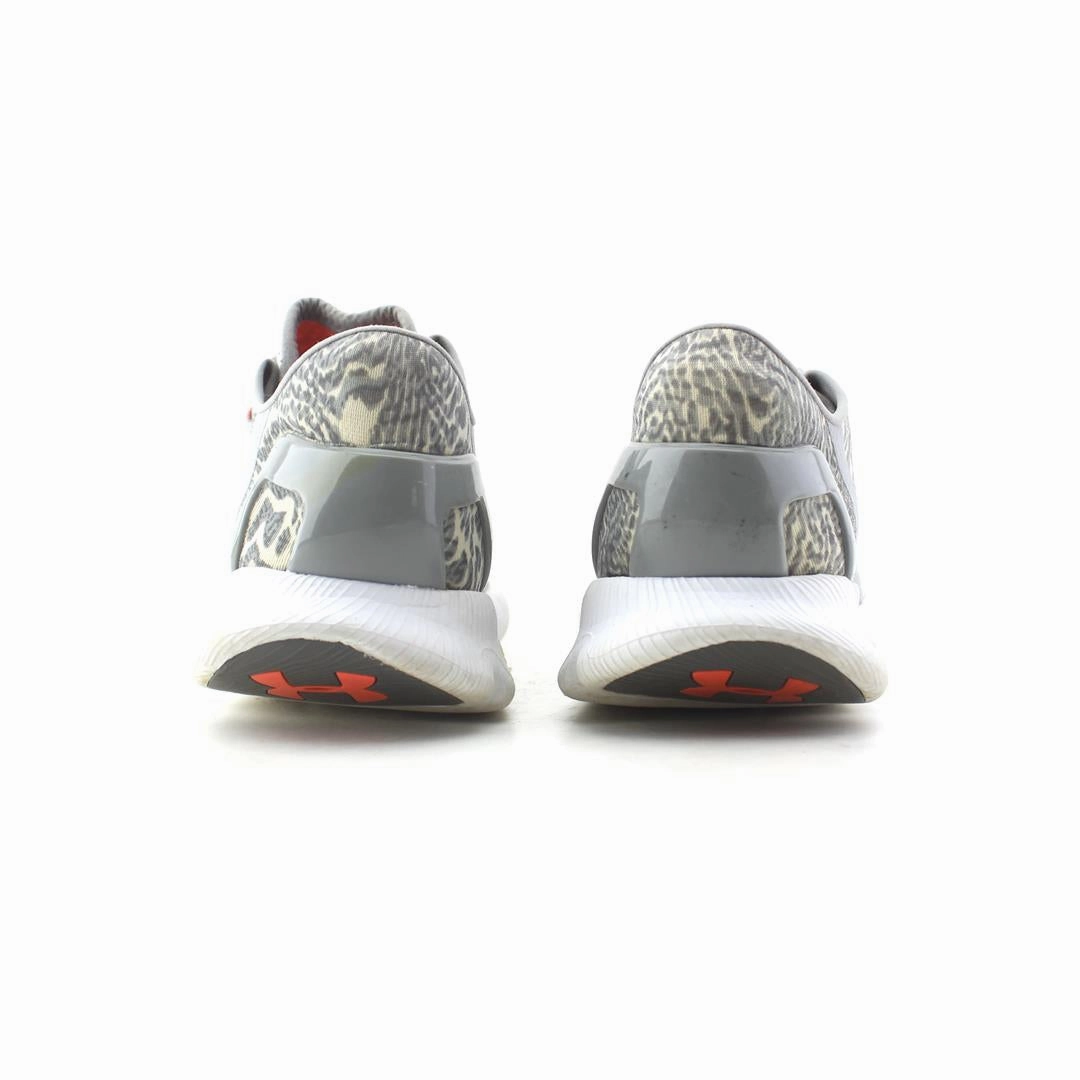UNDER ARMOUR SPEEDFORM APOLLO 2 Under Armour trainer close-ups