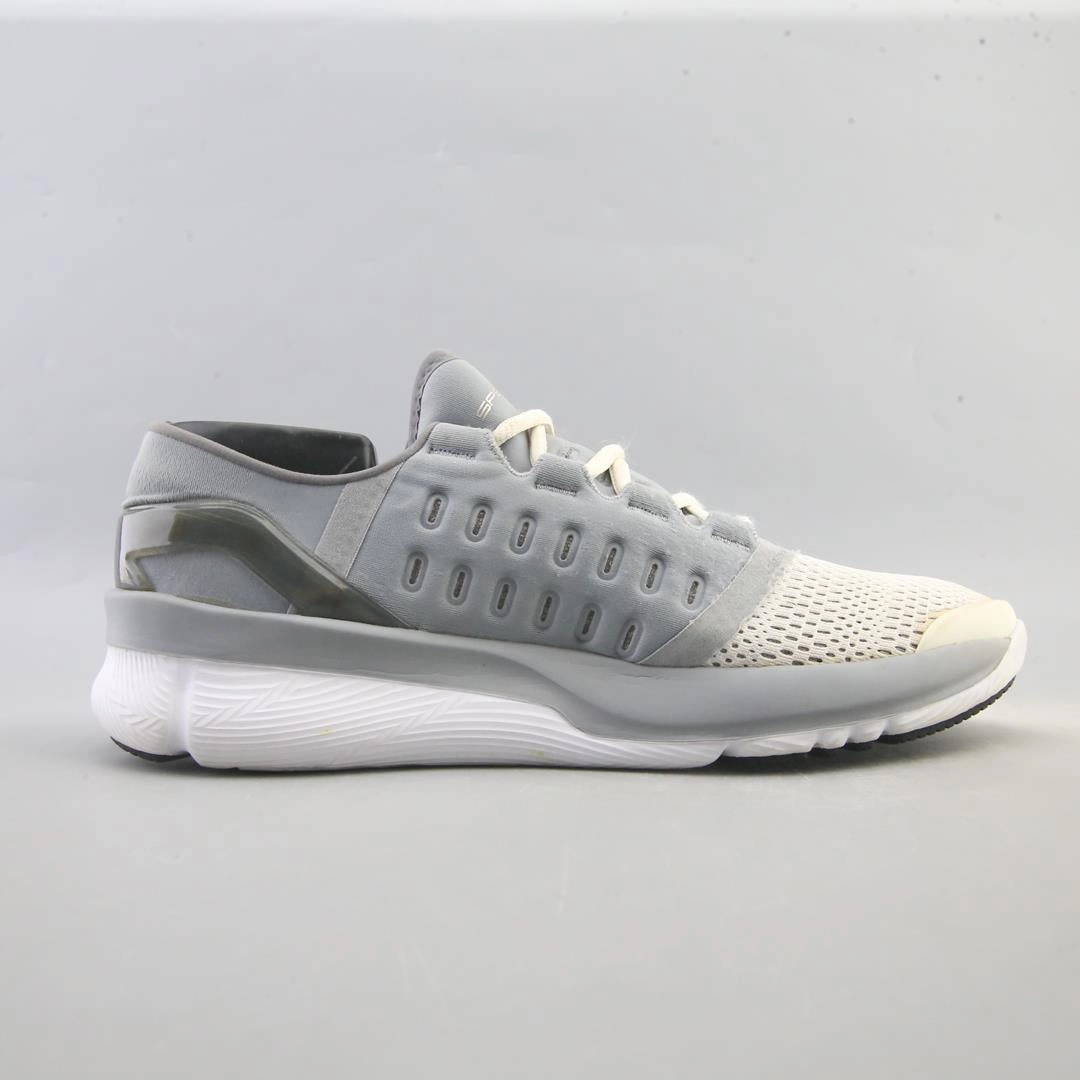 UNDER ARMOUR SPEEDFORM APOLLO 2 Under Armour trainer close-ups