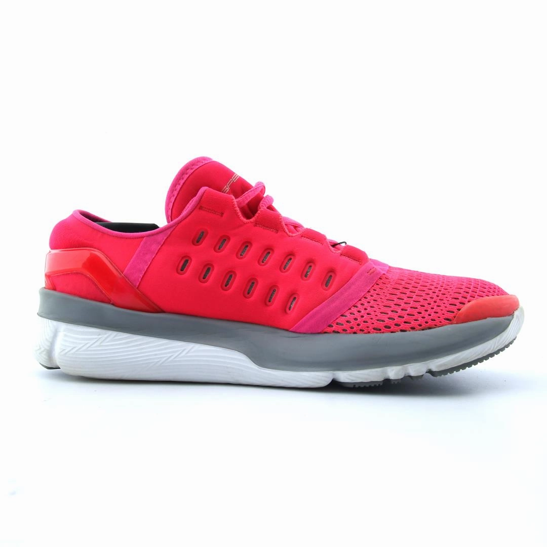 UNDER ARMOUR SPEEDFORM APOLLO 2 Under Armour trainer close-ups