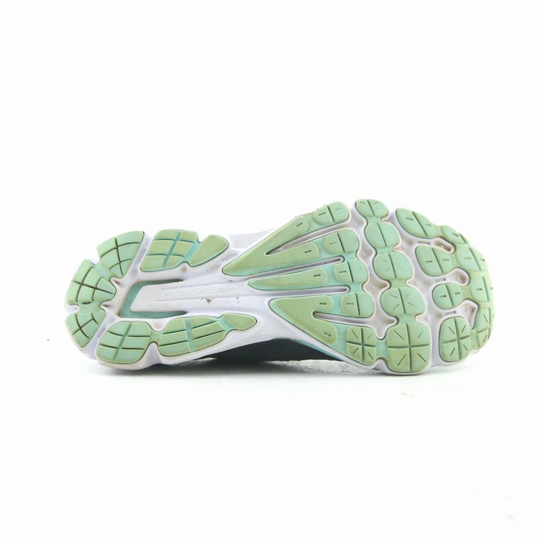 UNDER ARMOUR SPEEDFORM INTAKE Under Armour trainer close-ups