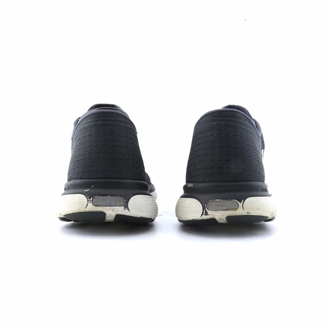 UNDER ARMOUR SPEEDFORM VELOCITI Under Armour trainer close-ups