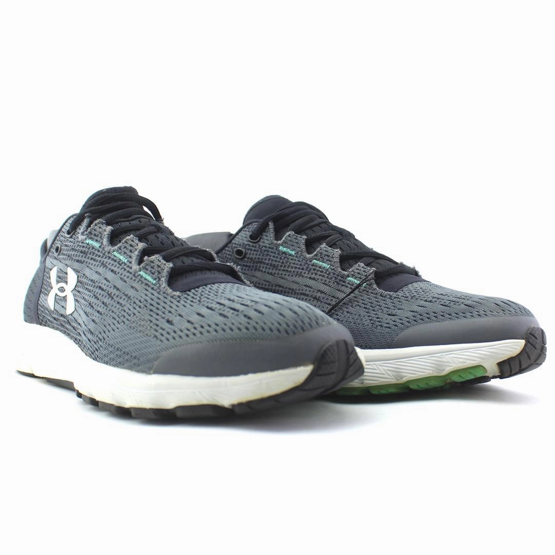 UNDER ARMOUR  SPEEDFORM VELOCITI Under Armour trainer close-ups