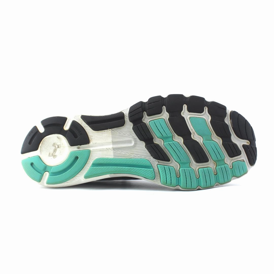 UNDER ARMOUR  SPEEDFORM VELOCITI Under Armour trainer close-ups