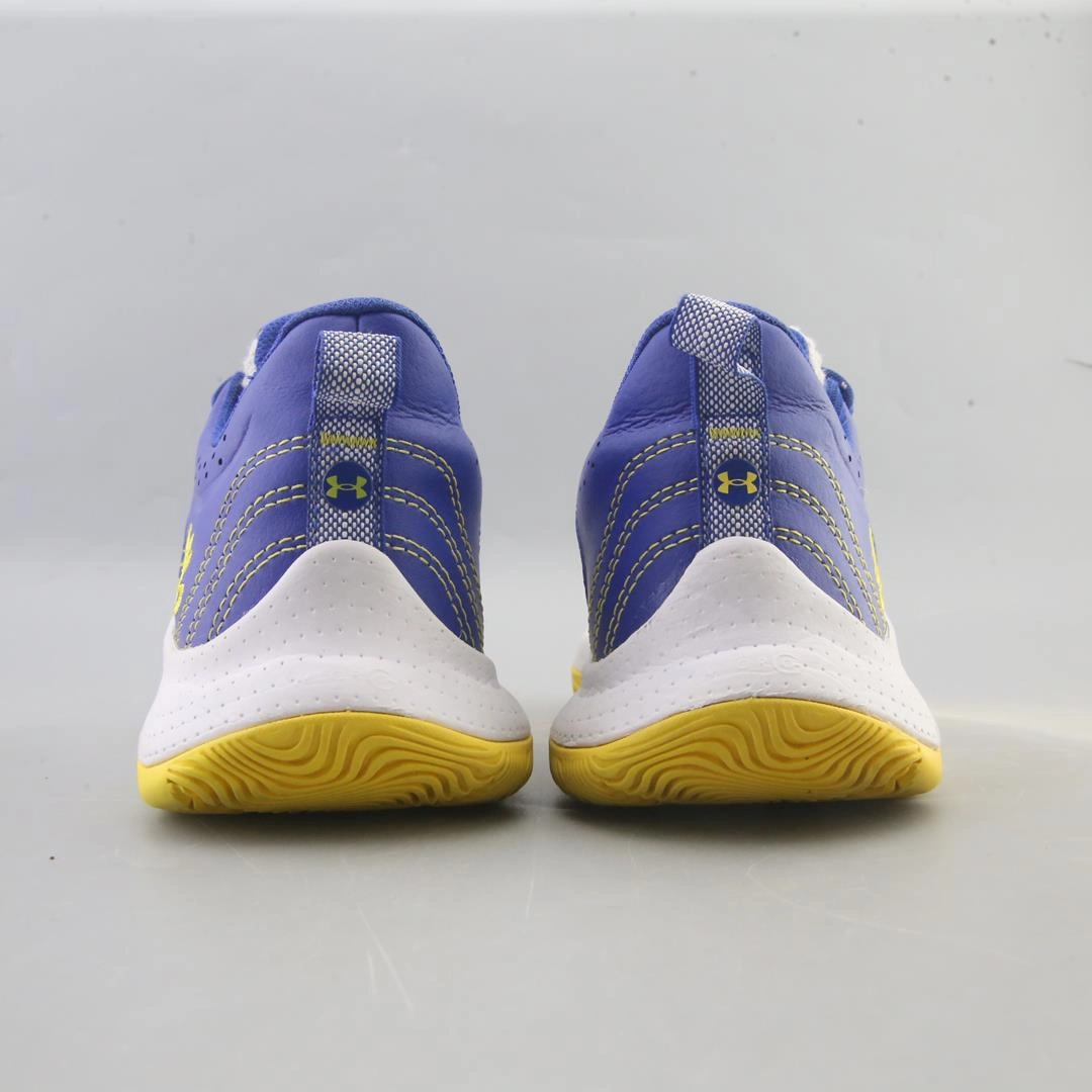 UNDER ARMOUR STEPH CURRY GS Under Armour trainer close-ups