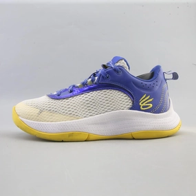 UNDER ARMOUR STEPH CURRY GS Under Armour supportive training shoes