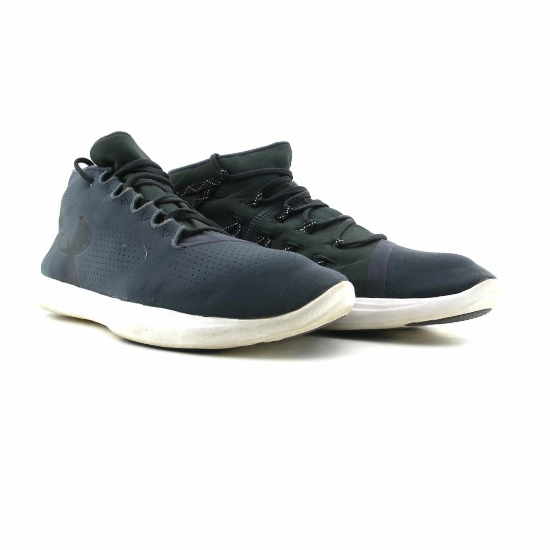 UNDER ARMOUR STREET PRECISION MID Under Armour trainer close-ups