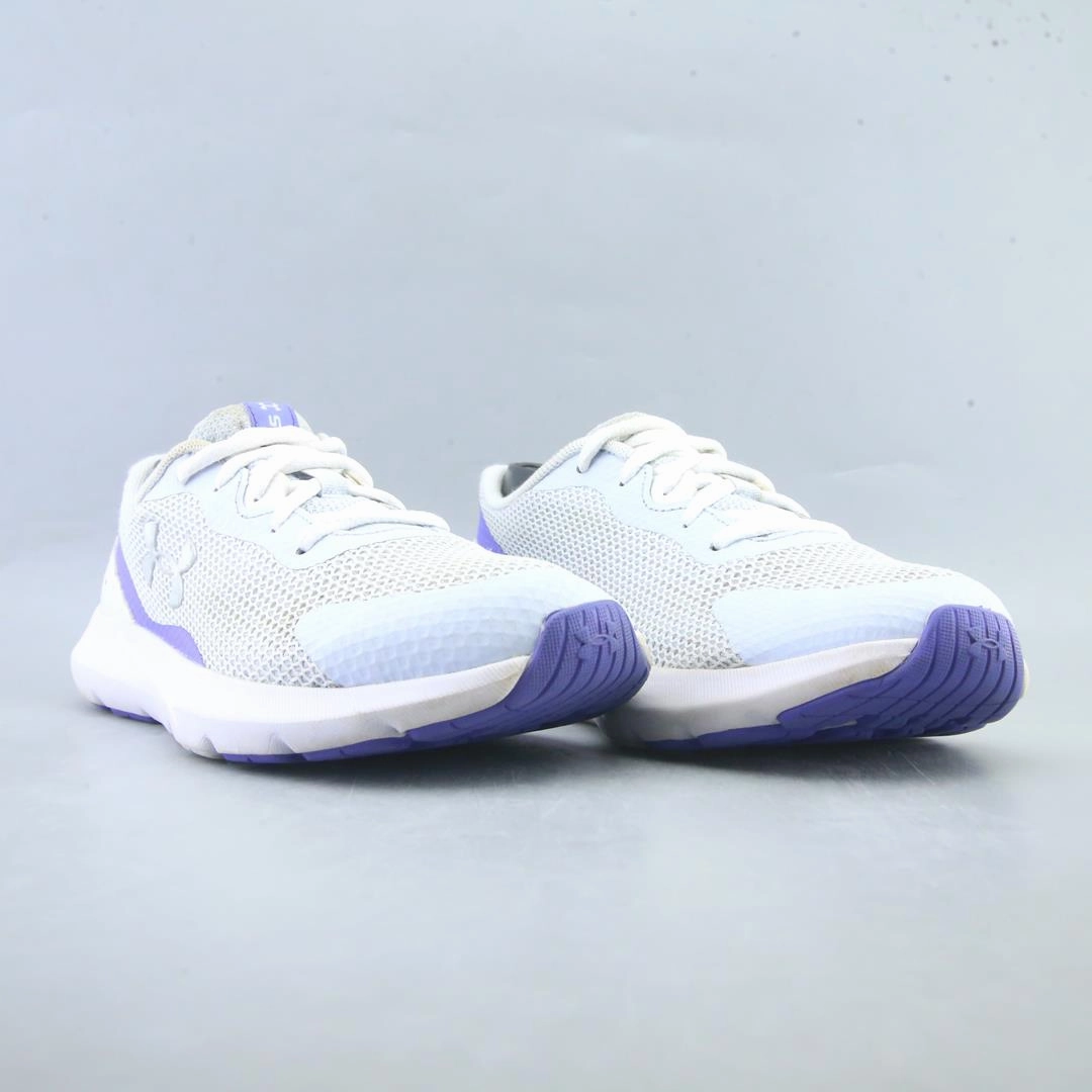 UNDER ARMOUR SURGE 3 Under Armour trainer close-ups