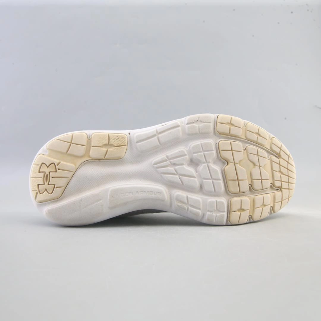 UNDER ARMOUR SURGE 3 Under Armour trainer close-ups