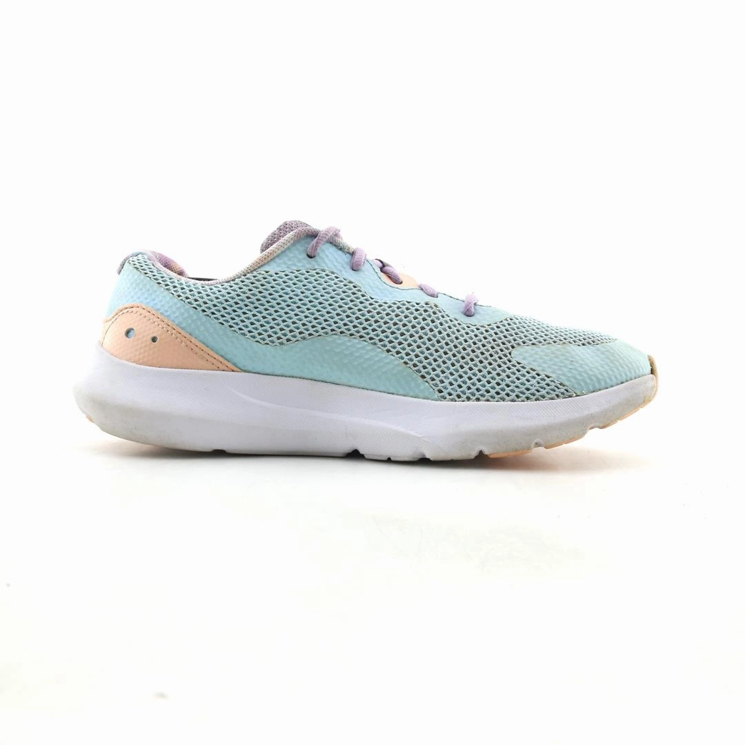 UNDER ARMOUR SURGE 3 Under Armour trainer close-ups