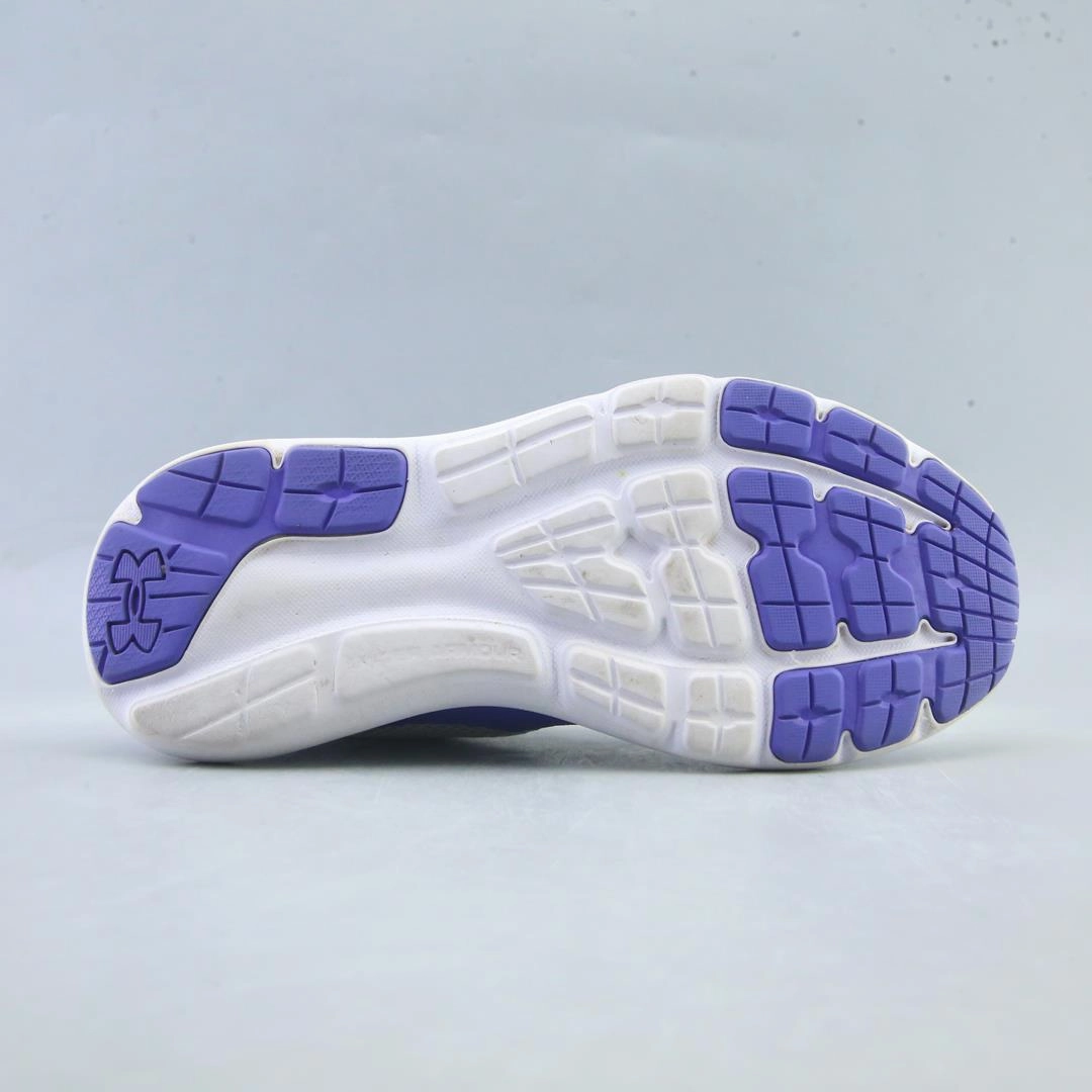 UNDER ARMOUR SURGE 3 Under Armour trainer close-ups