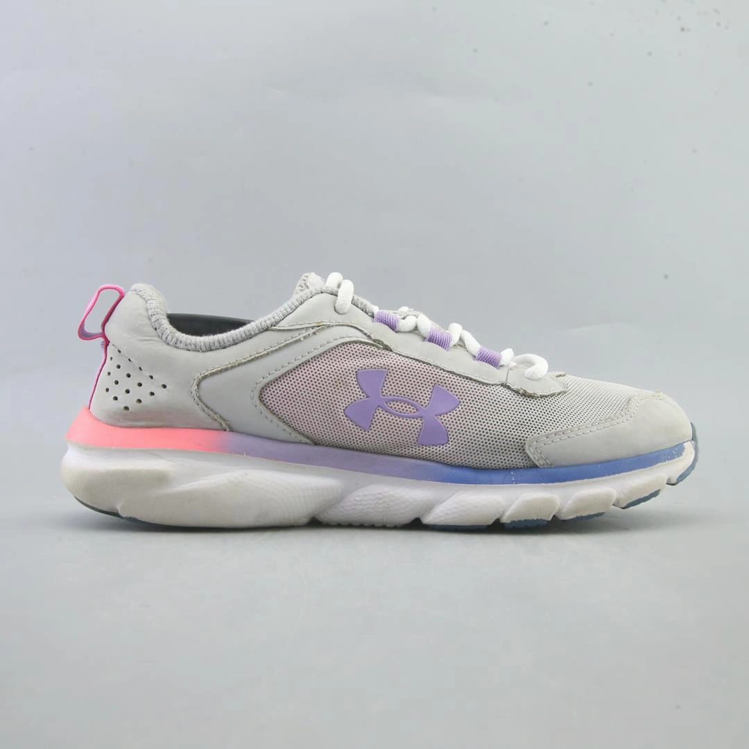 UNDER ARMOUR SURGE 3 Under Armour trainer close-ups