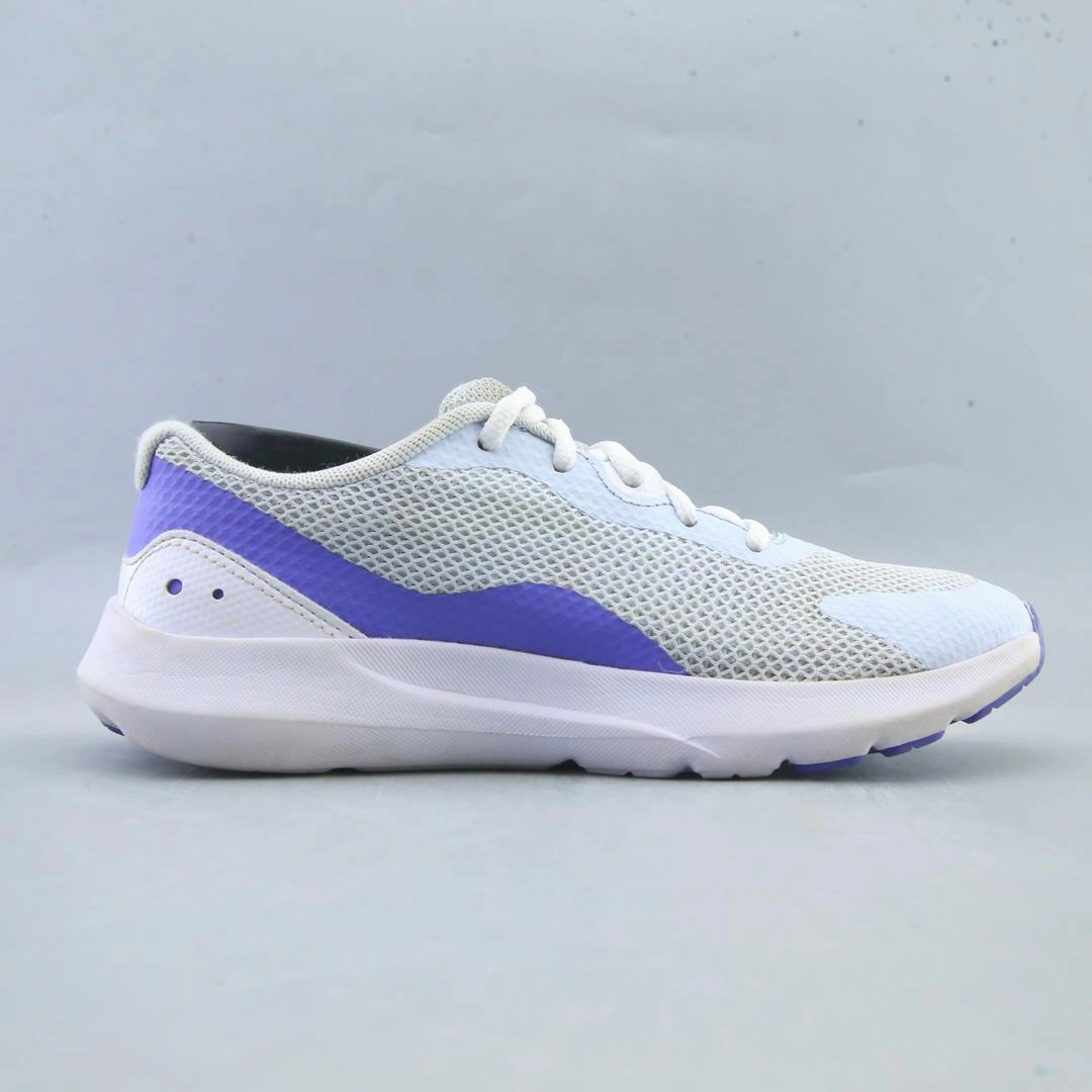 UNDER ARMOUR SURGE 3 Under Armour trainer close-ups