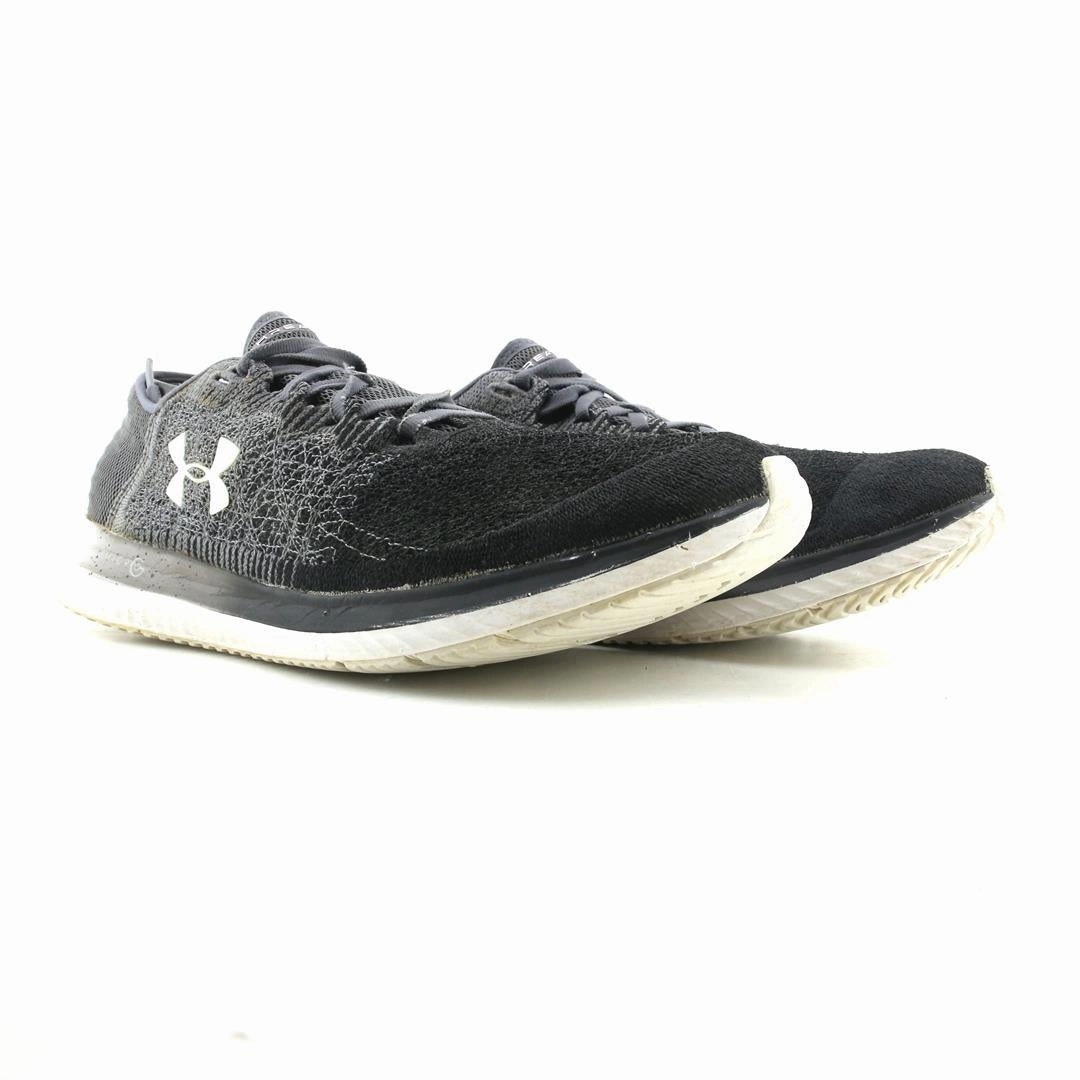 UNDER ARMOUR THREADBORNE BLUR Under Armour trainer close-ups