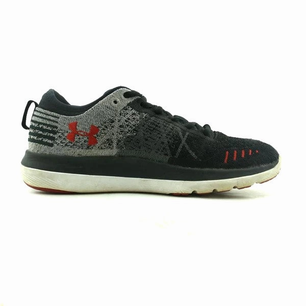 UNDER ARMOUR THREADBORNE  FORTIS Under Armour trainer close-ups