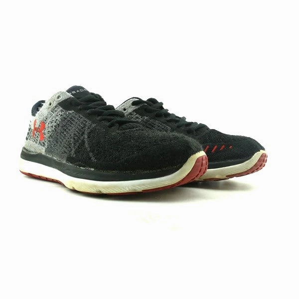 UNDER ARMOUR THREADBORNE  FORTIS Under Armour trainer close-ups