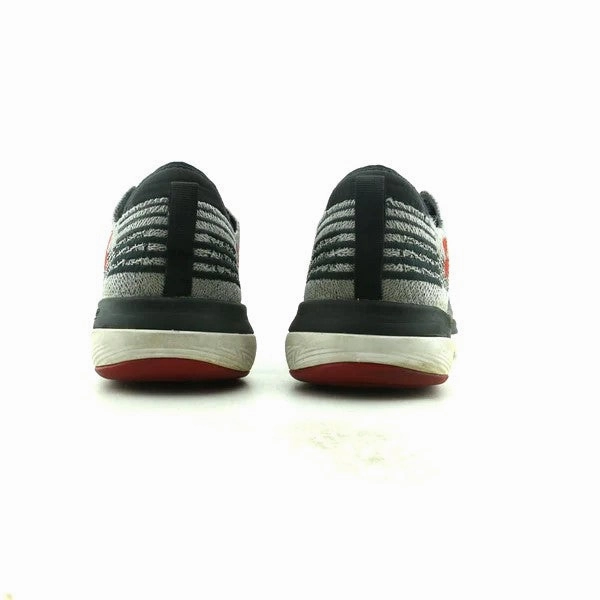 UNDER ARMOUR THREADBORNE  FORTIS Under Armour trainer close-ups