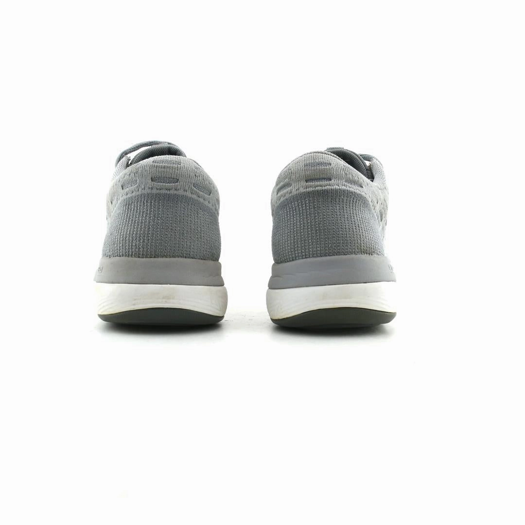 UNDER ARMOUR THREADBORNE SLINGFLEX Under Armour trainer close-ups