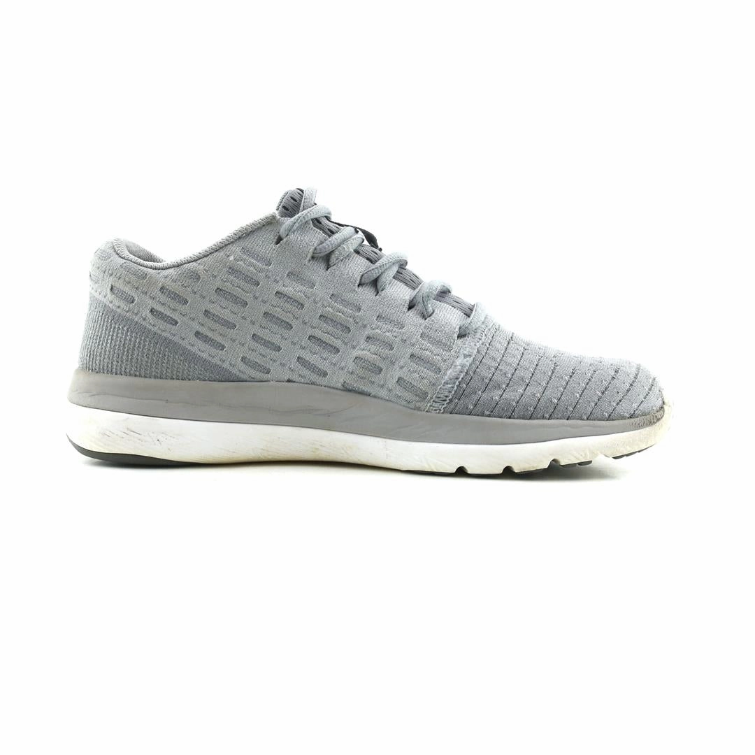 UNDER ARMOUR THREADBORNE SLINGFLEX Under Armour trainer close-ups