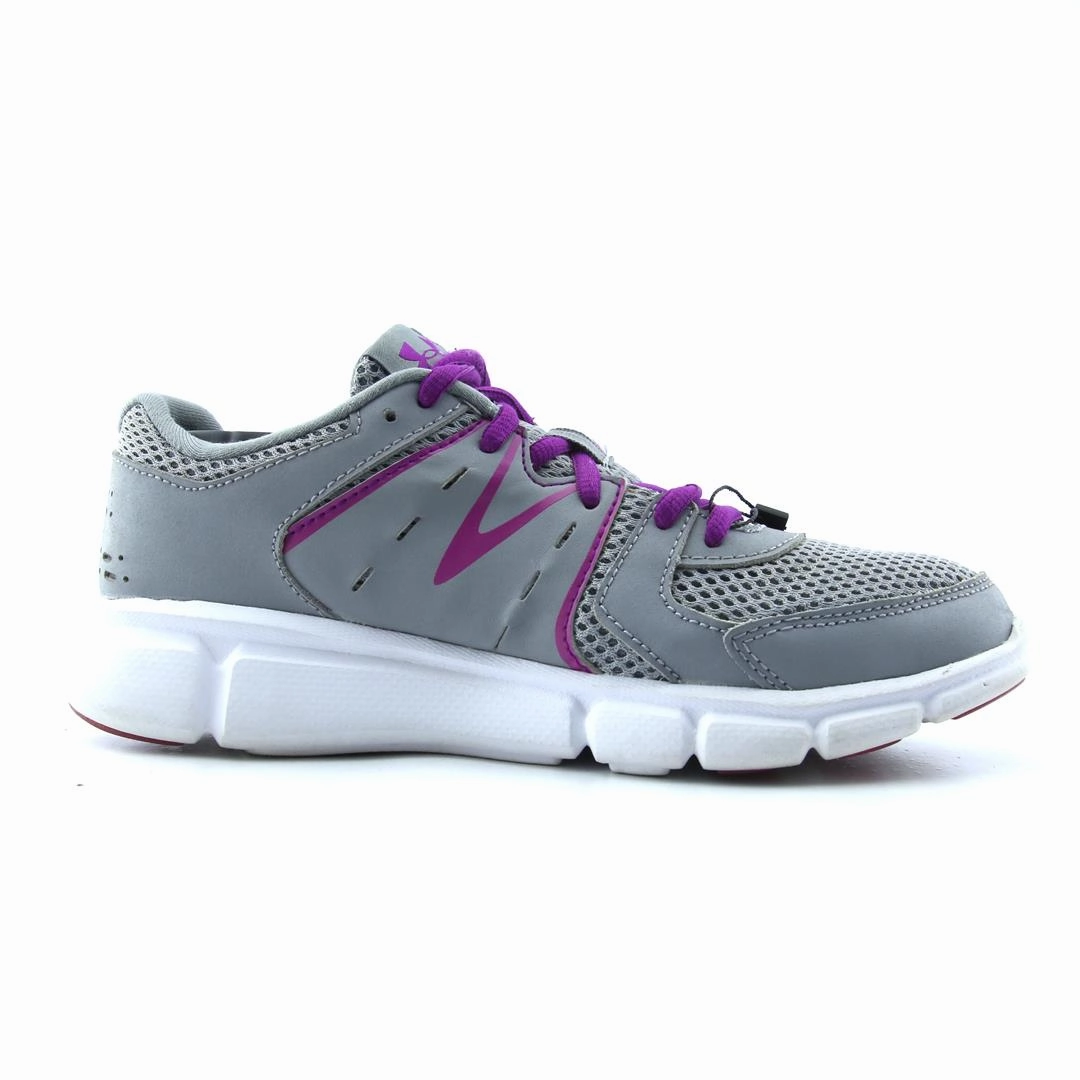 UNDER ARMOUR THRILL 2 Under Armour trainer close-ups