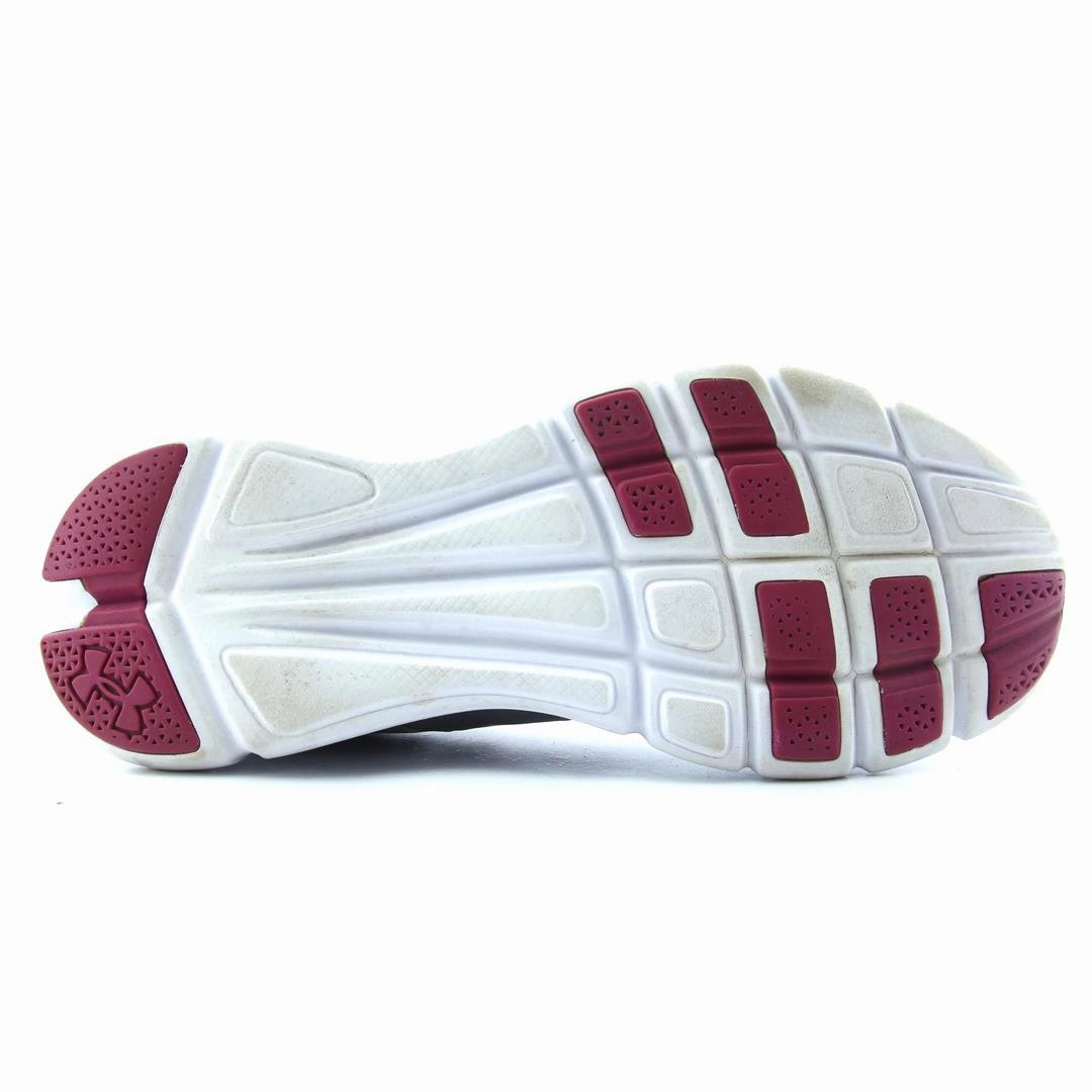 UNDER ARMOUR THRILL 2 Under Armour trainer close-ups