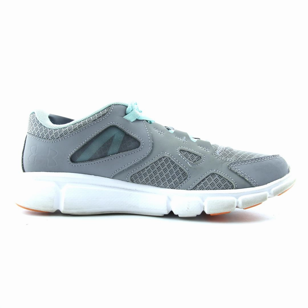 UNDER ARMOUR  THRILL Under Armour trainer close-ups