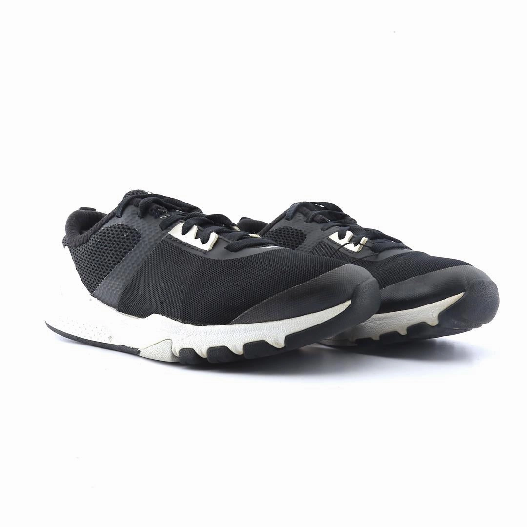 UNDER ARMOUR TRIBASE EDGE TRAINER Under Armour trainer close-ups