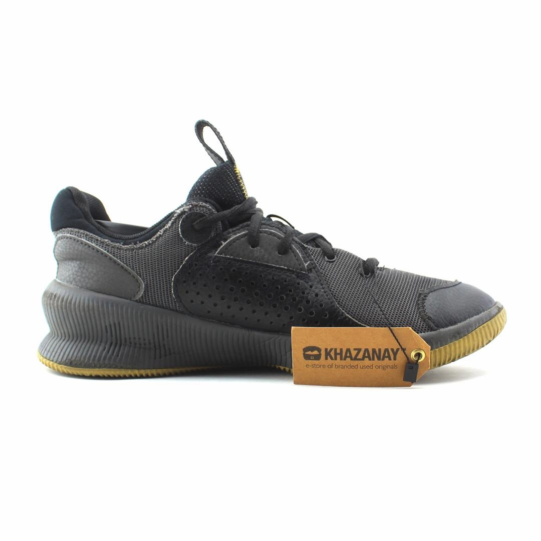 UNDER ARMOUR TWENTY47 Under Armour trainer close-ups
