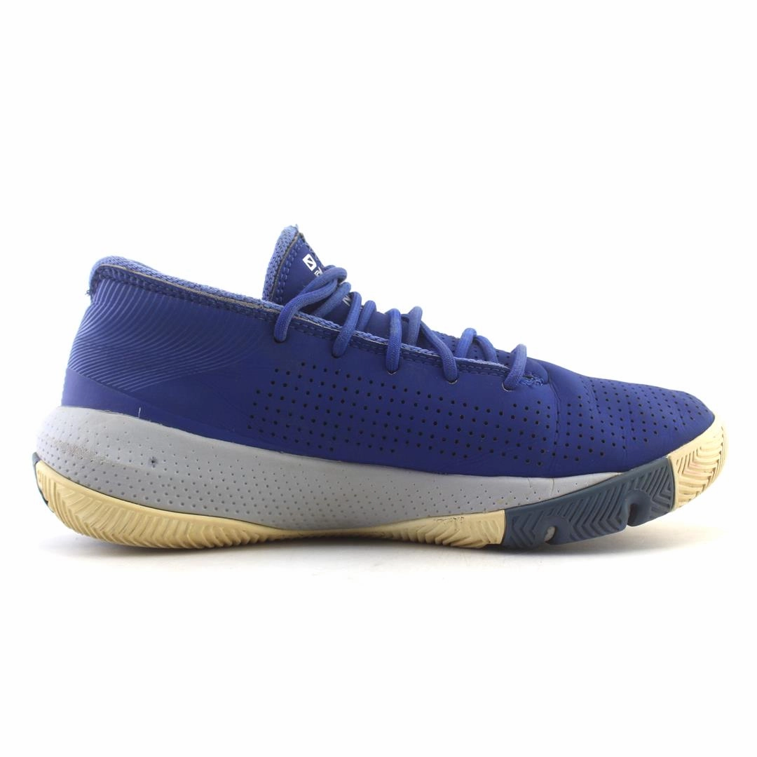 UNDER ARMOUR  UA SC 3ZERO III Under Armour trainer close-ups
